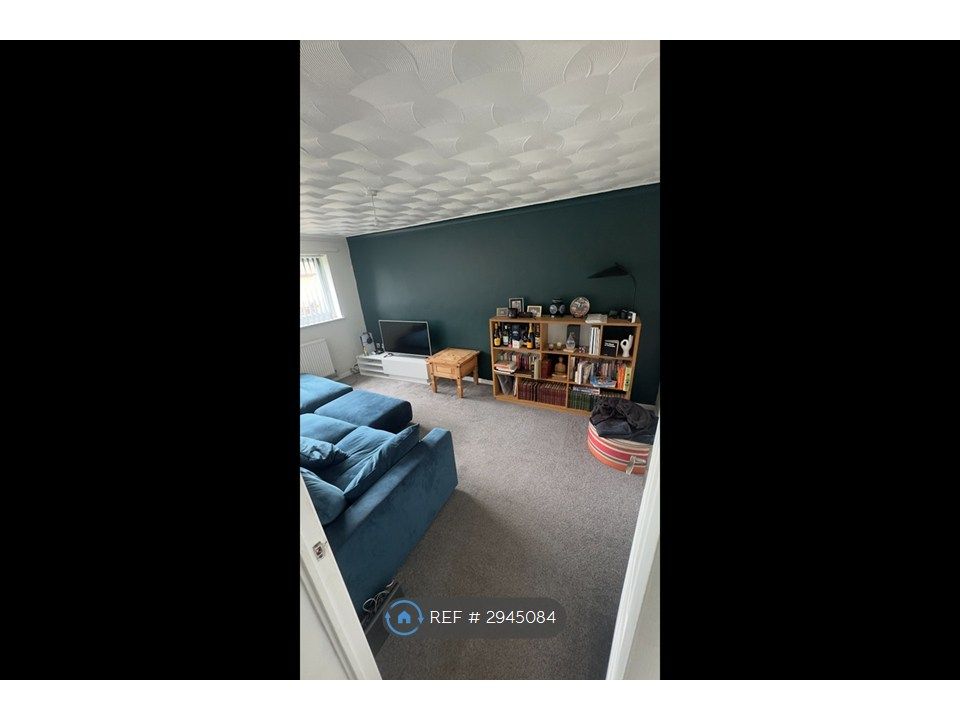 Property photo 1 of 13 Front Room