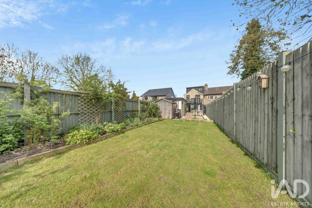 Property photo 2 of 42