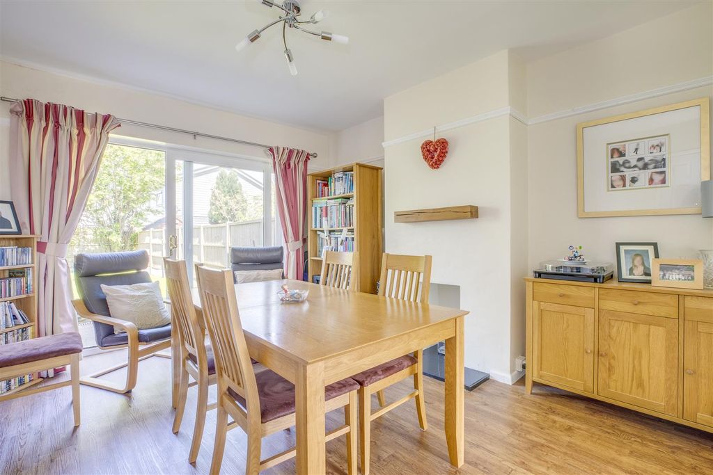 Property photo 3 of 15 20 Totteridge Drive, Hp13 6Jj-8.Jpg