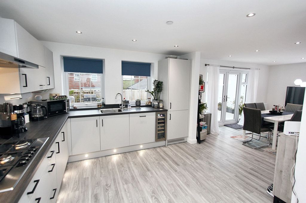 Property photo 2 of 24