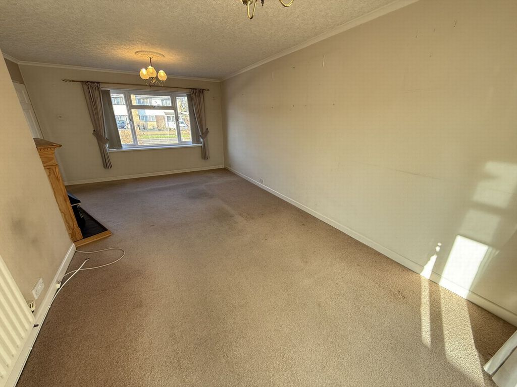 Property photo 3 of 9 Lounge