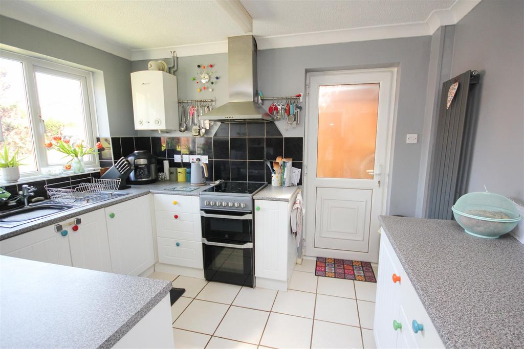 Property photo 2 of 10 Kitchen 1.Jpg