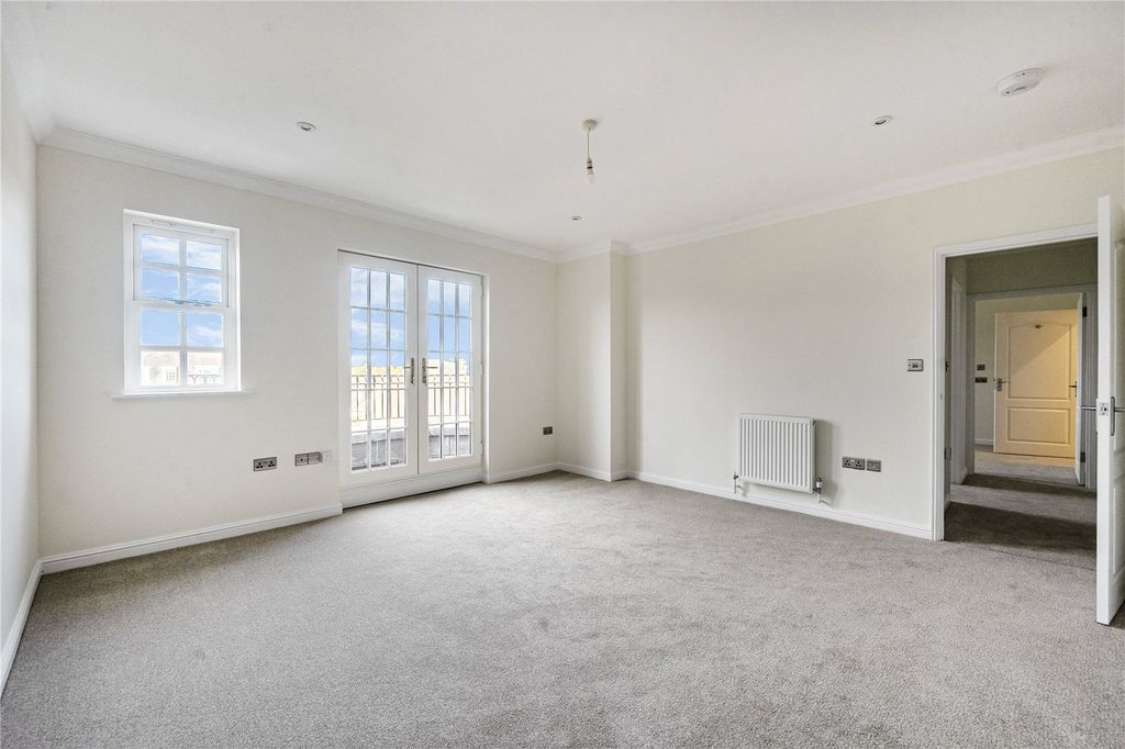 Property photo 3 of 7 Sitting Room