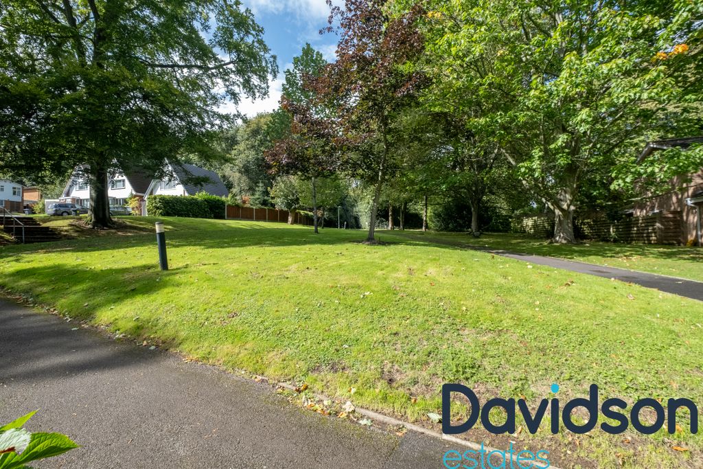 Property photo 3 of 35