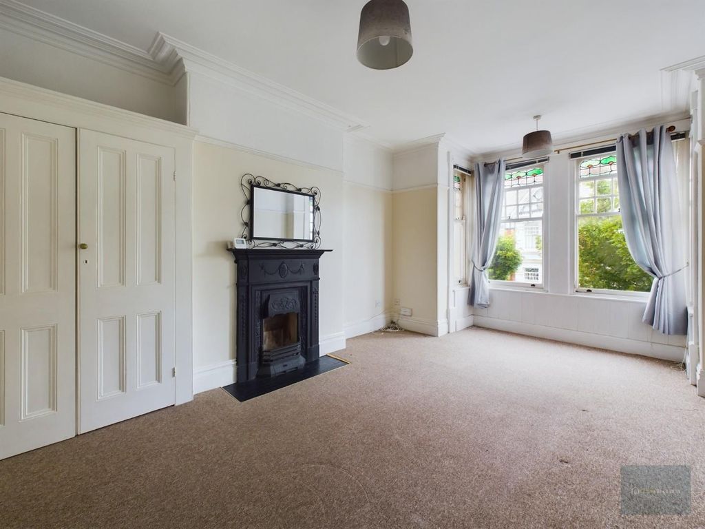 Property photo 2 of 5 Lounge.Jpg