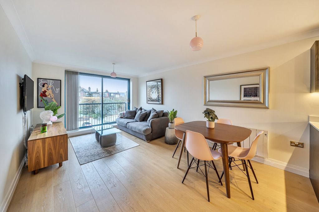 Property photo 1 of 19 1409663-11-6984Be...