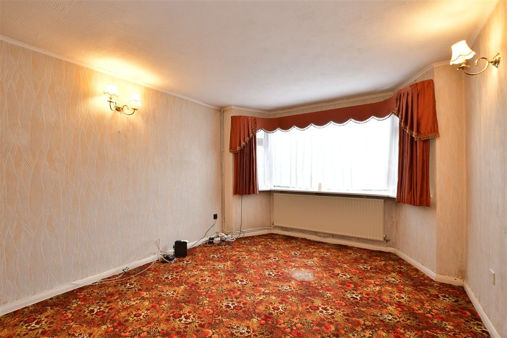 Property photo 2 of 11 Living Room