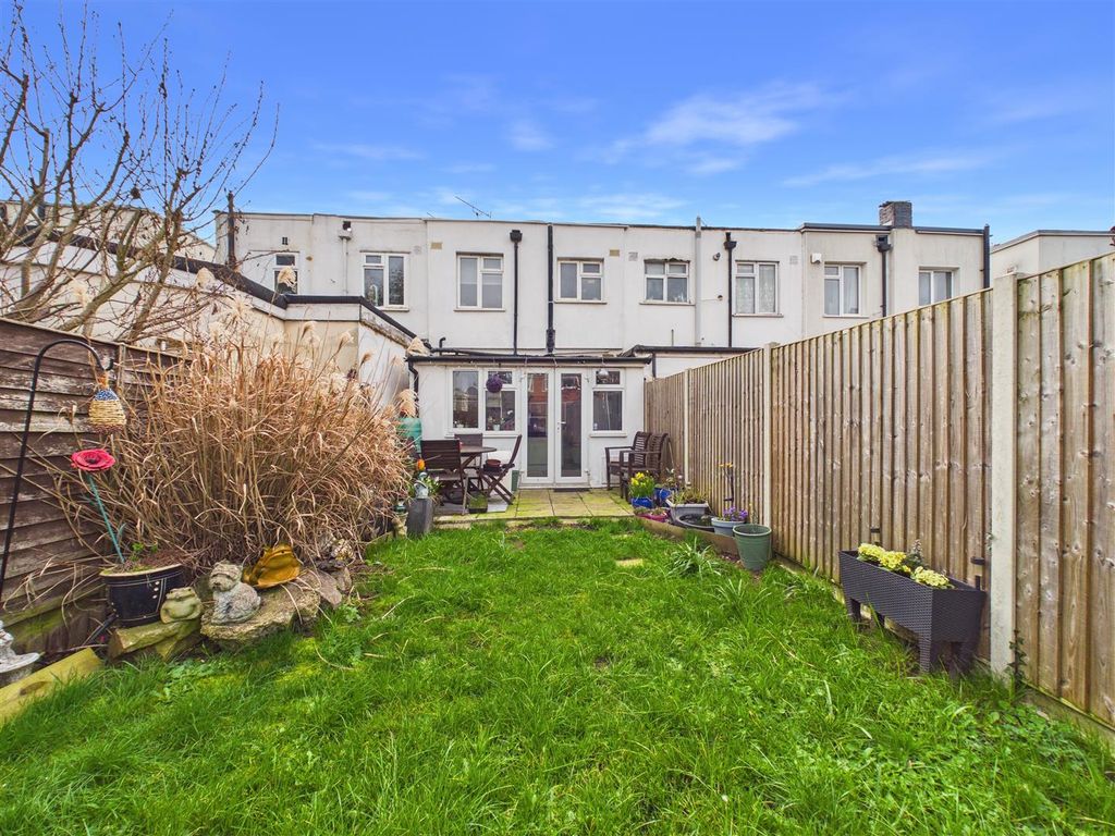 Property photo 2 of 12