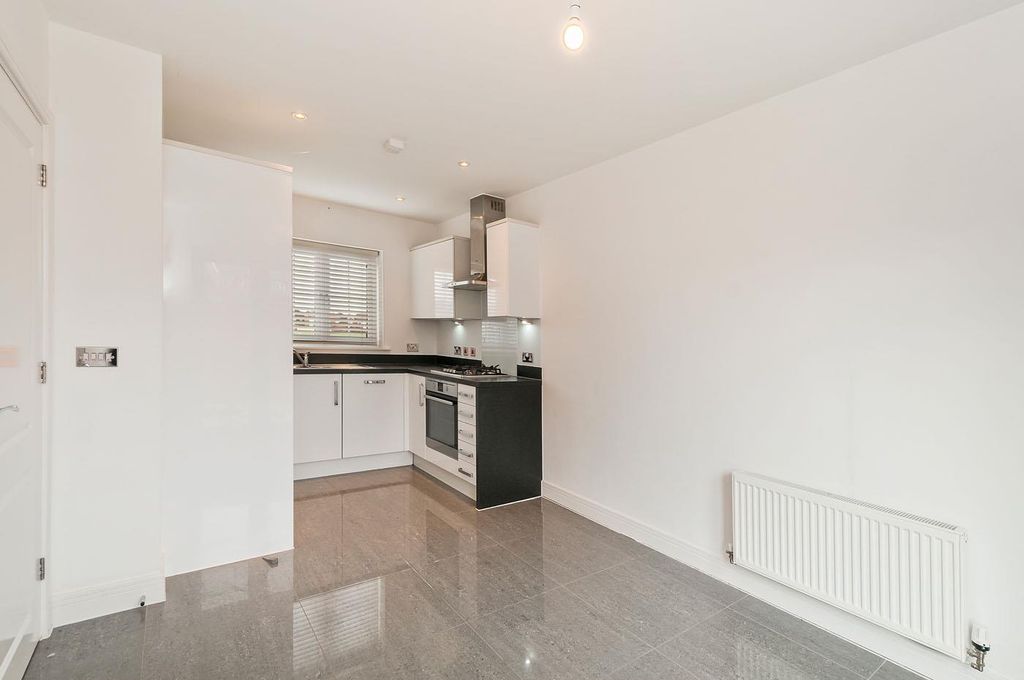 Property photo 3 of 16 Kitchen/Diner
