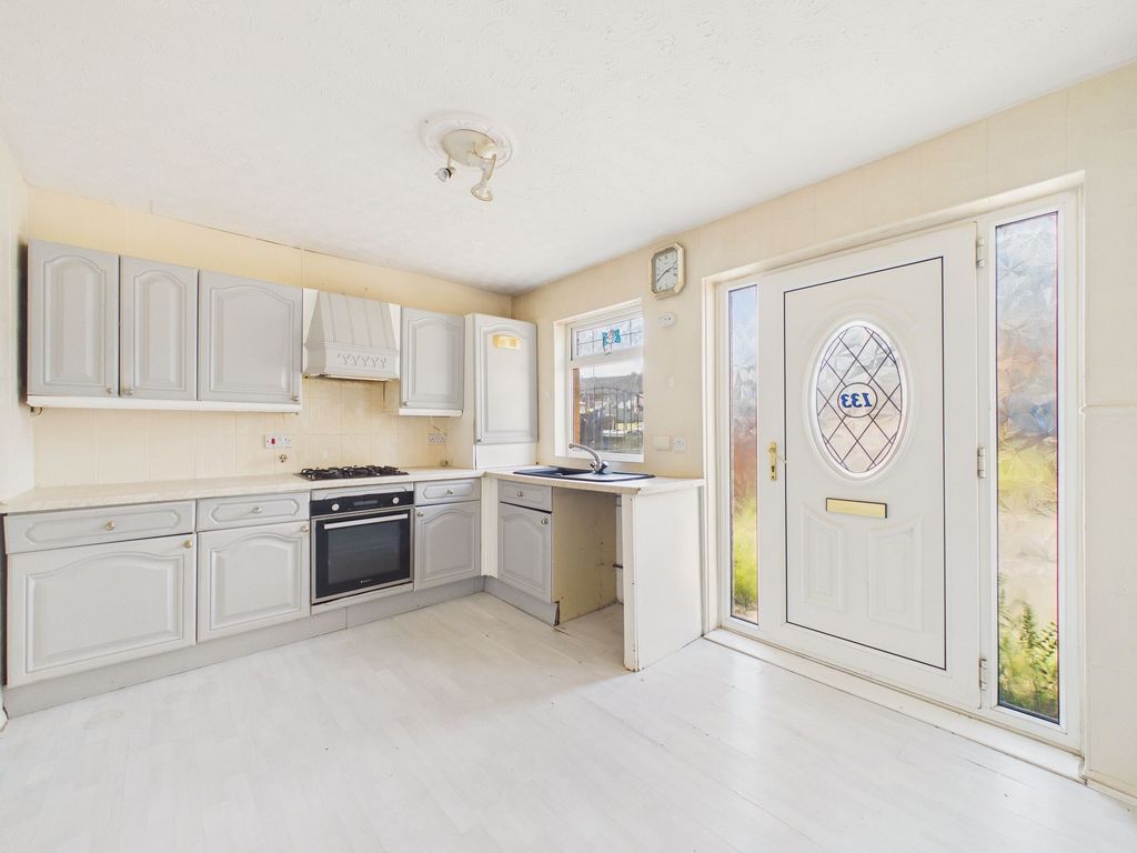 Property photo 2 of 10 Dining Kitchen