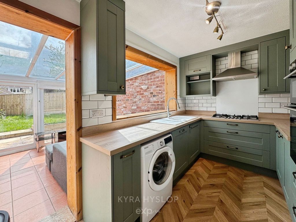 Property photo 2 of 17