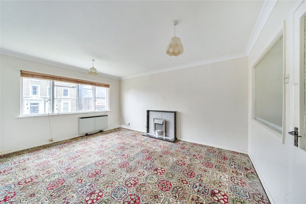 Property photo 2 of 15 Picture No. 11