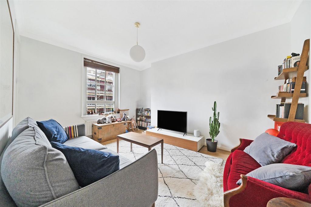 Property photo 2 of 20 Reception