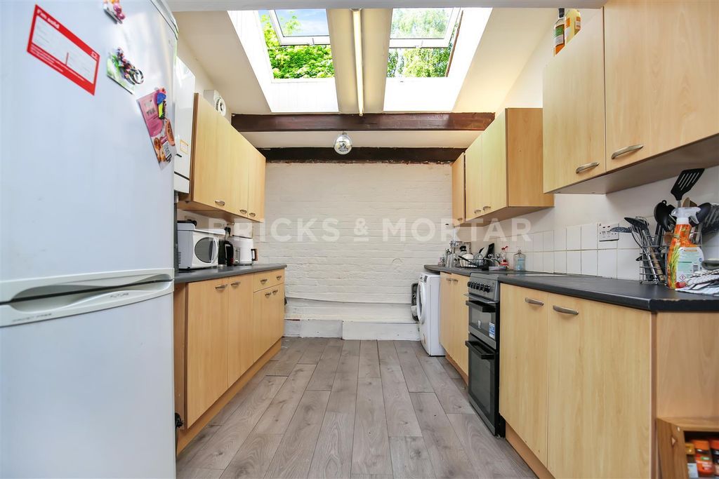 Property photo 1 of 11 Bkpxp1Augkqr-c847H4Svg.Jpg