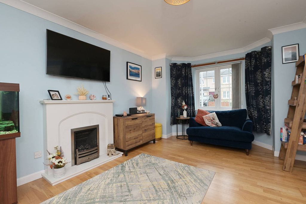 Property photo 2 of 30