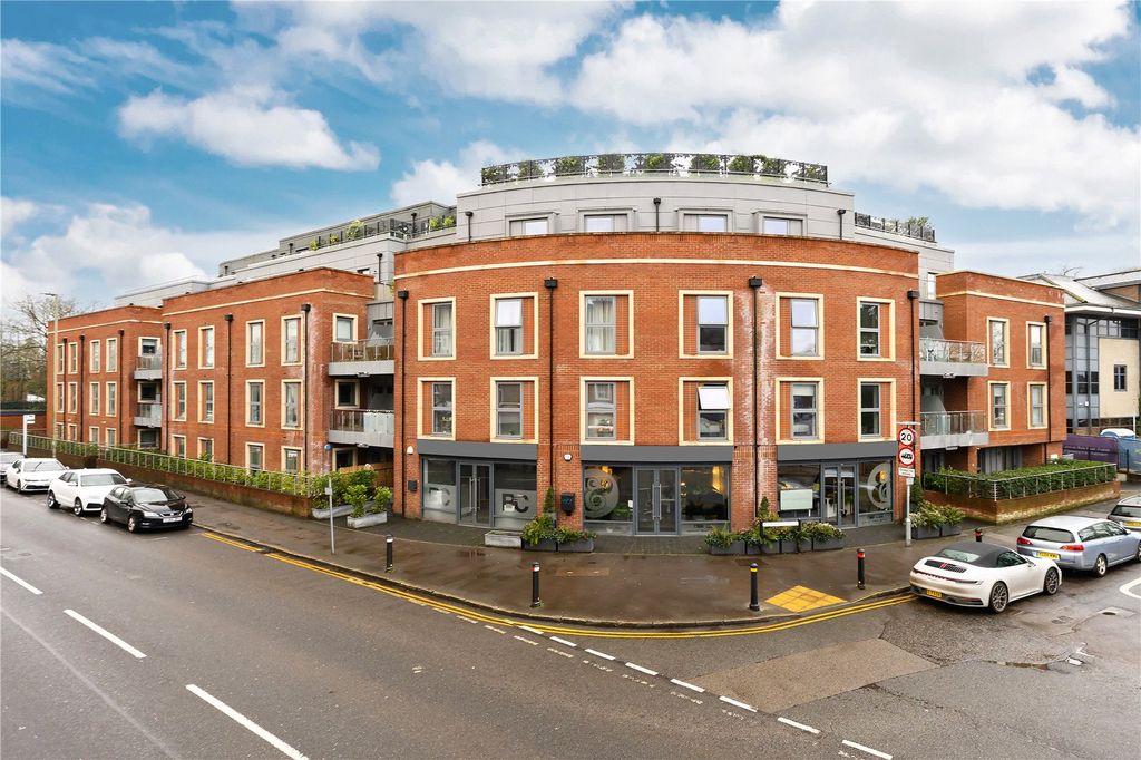 Property photo 1 of 9 Landmark Court