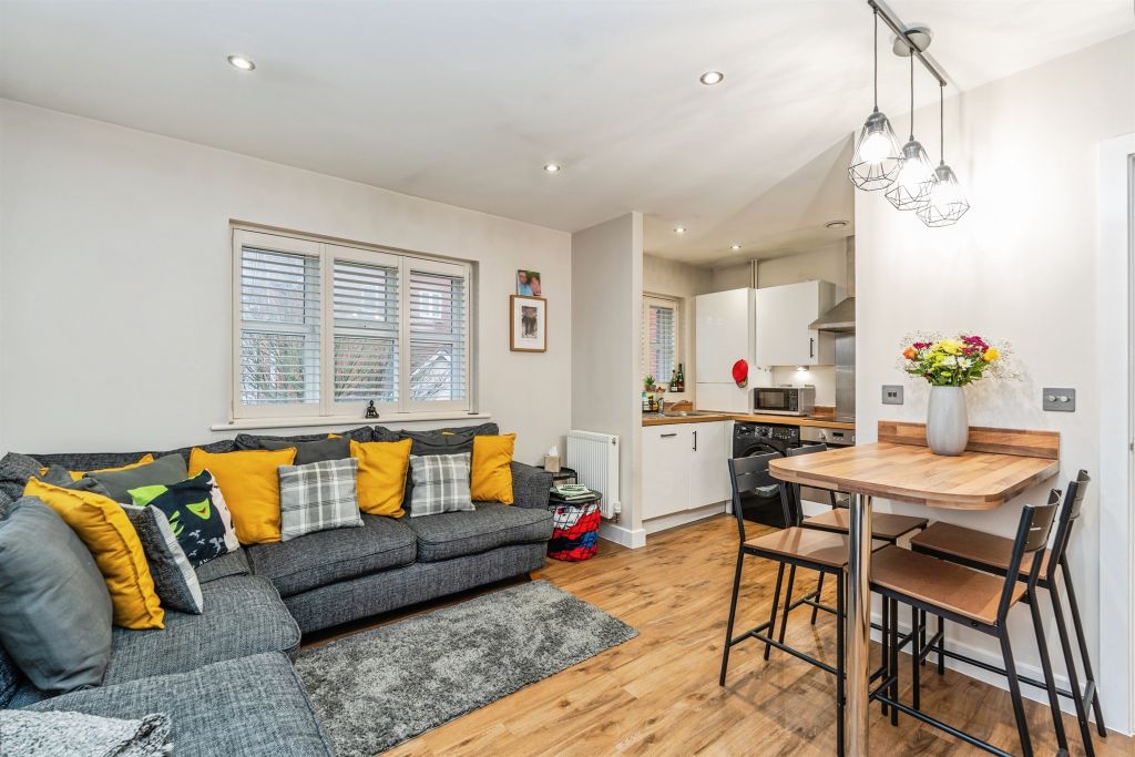 Property photo 2 of 14