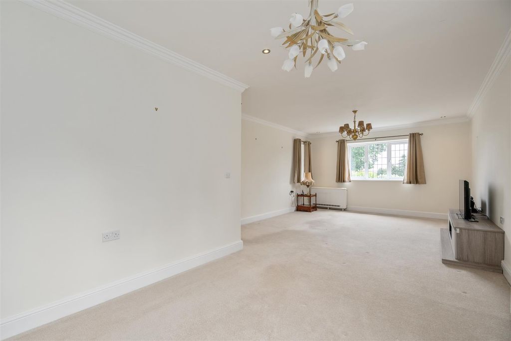 Property photo 3 of 16 Flat 8 Cavendish Court_4.Jpg