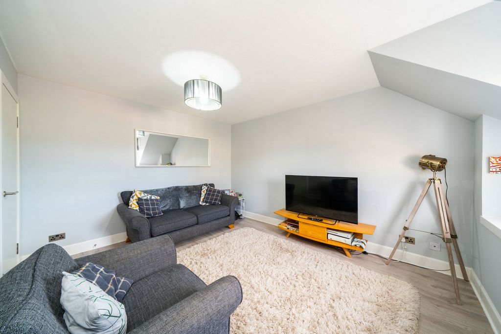 Property photo 3 of 15 Photo 11