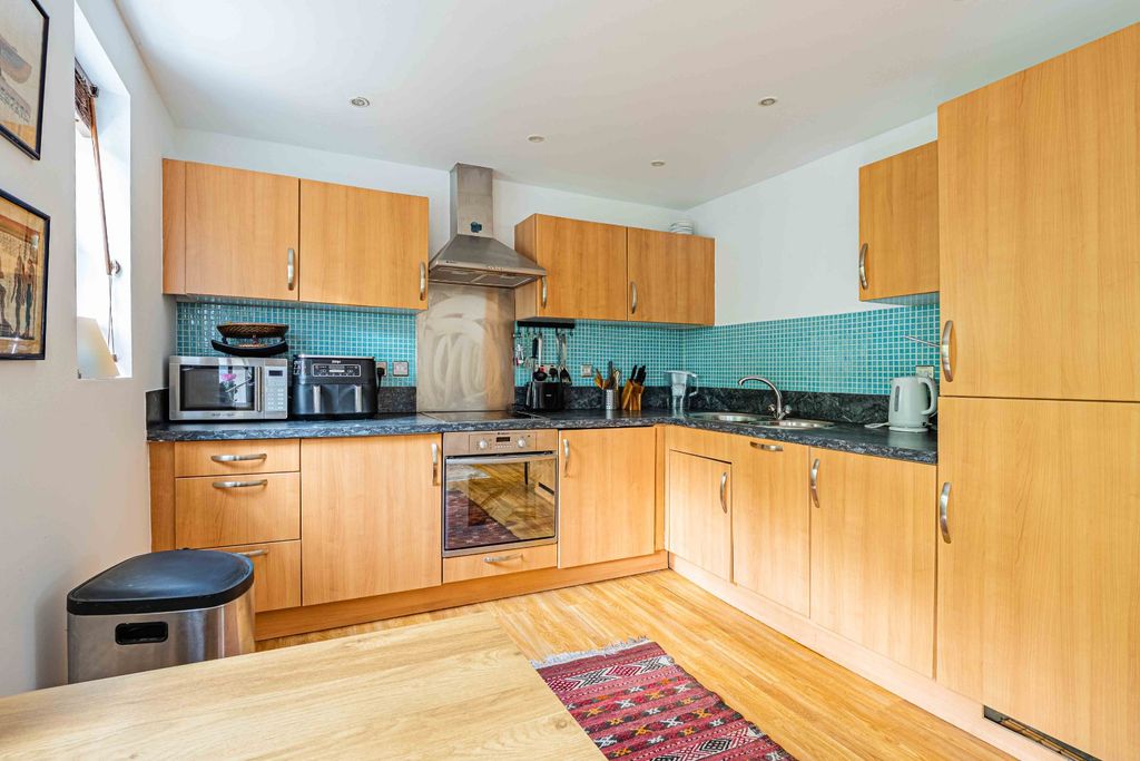 Property photo 2 of 23 Picture No. 26