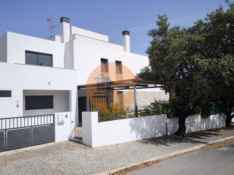 Property photo 3 of 52