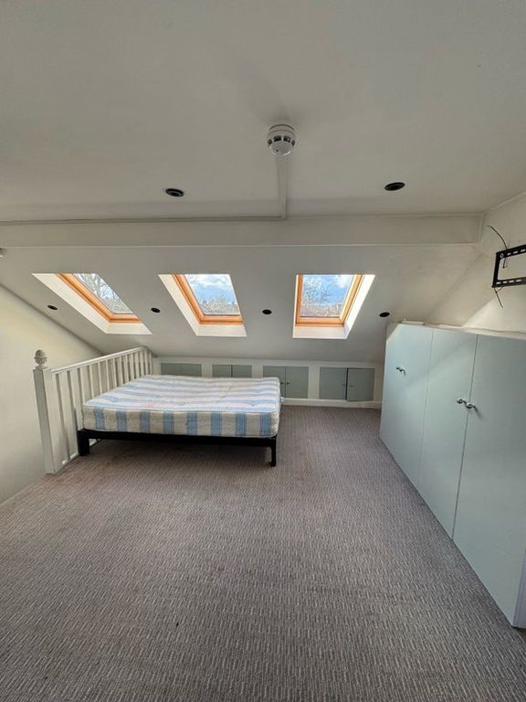 Property photo 1 of 8 Studio