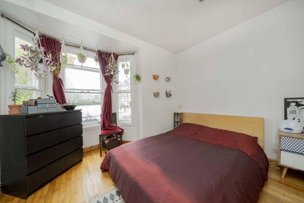 Property photo 3 of 6