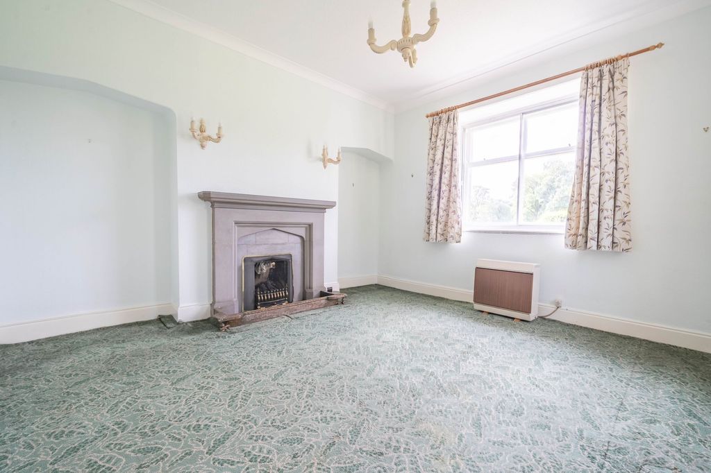 Property photo 2 of 35