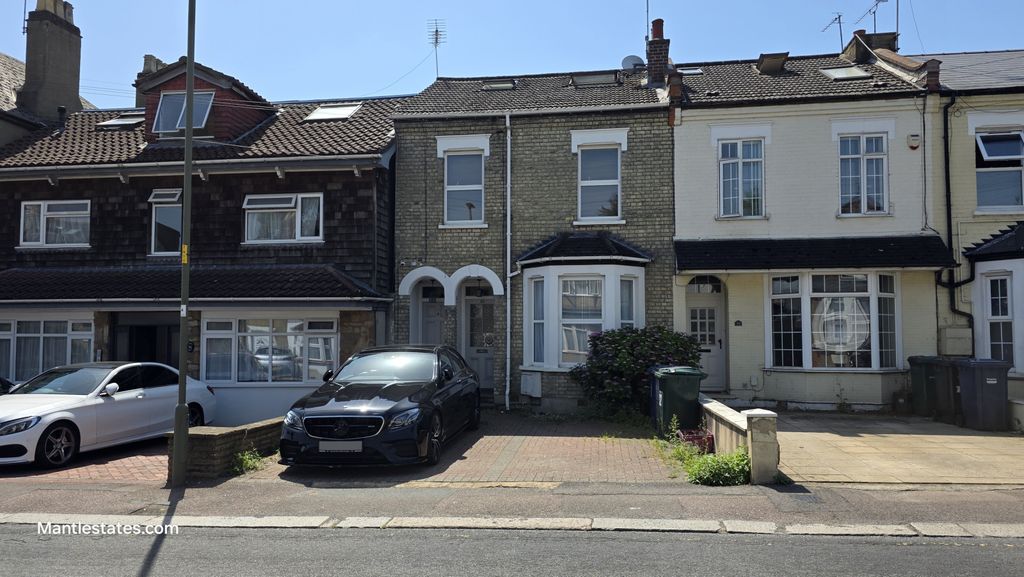 Property photo 1 of 15 1 Bedroom Garden Maisonette For Sale Victoria Road, New Barnet En4