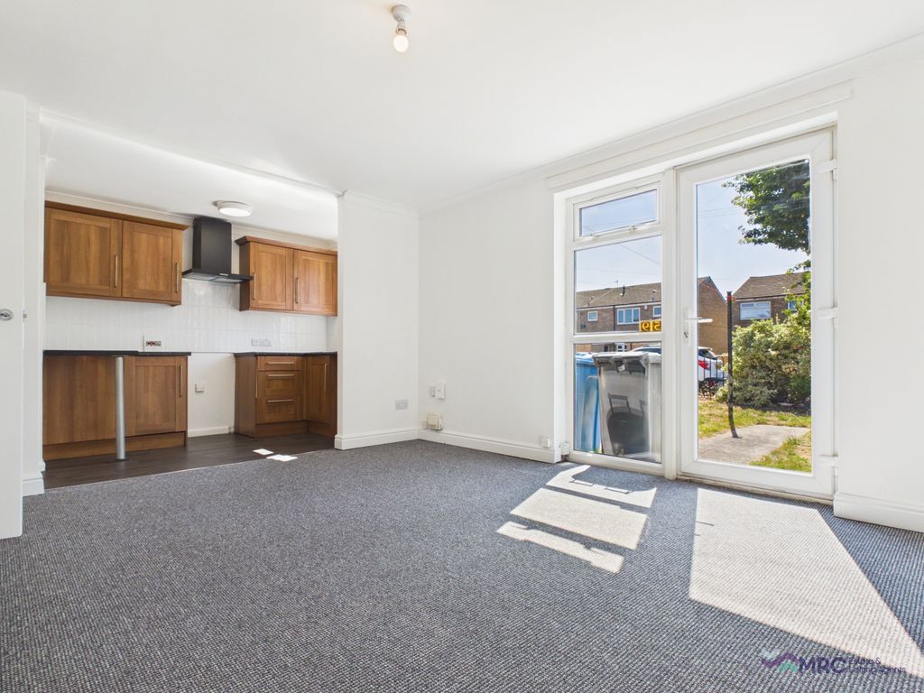 Property photo 3 of 15 Cam04739G0-Pr0290-Still002