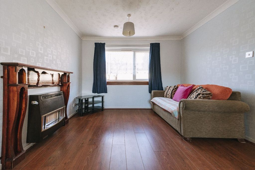 Property photo 2 of 23