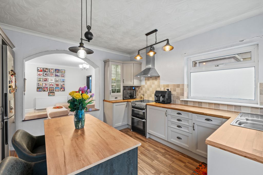 Property photo 2 of 25 Photo 2