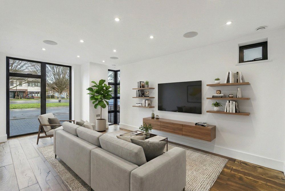 Property photo 3 of 18 Living Room