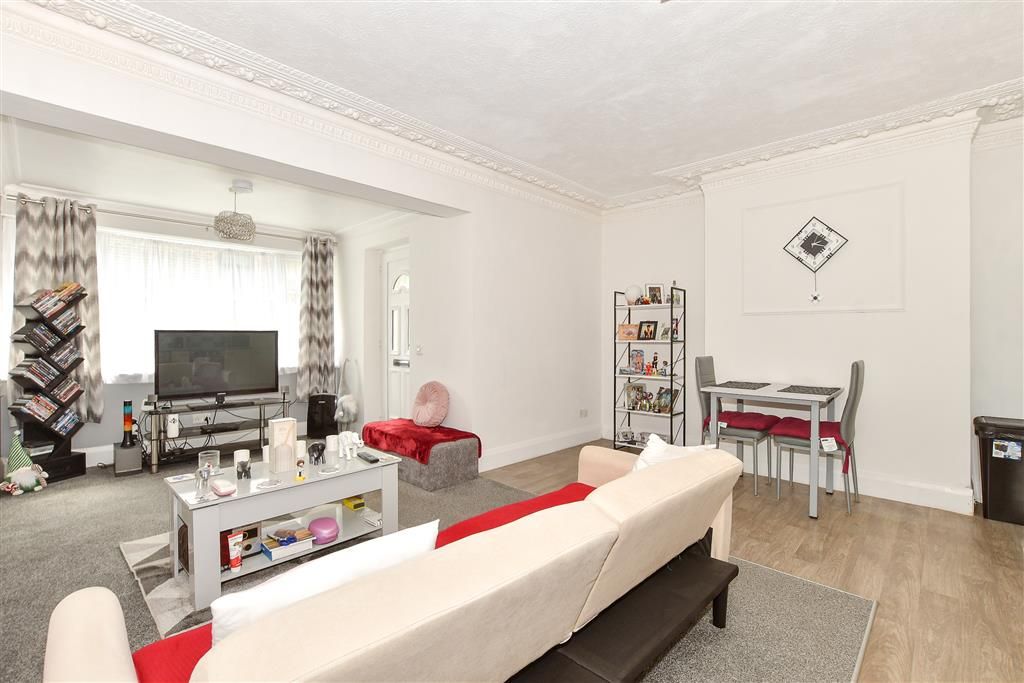 Property photo 2 of 8 Kitchen/Lounge/Dining Room