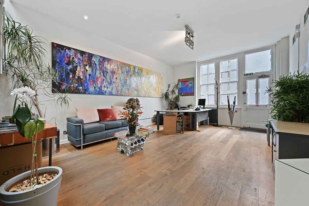 Property photo 2 of 6