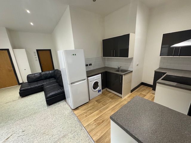 Property photo 3 of 16 Entrance Porch