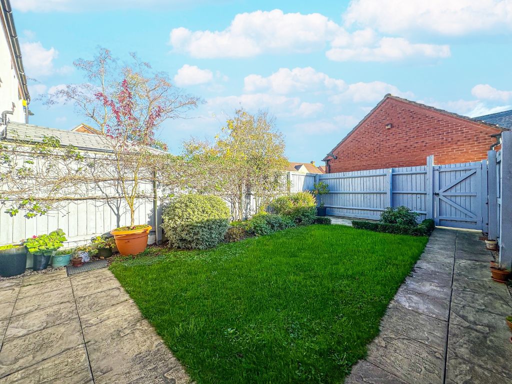 Property photo 2 of 15 4677914