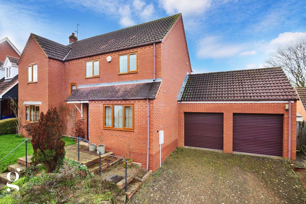 Property photo 3 of 34