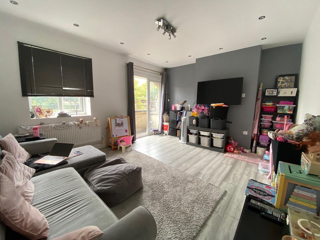 Property photo 3 of 5