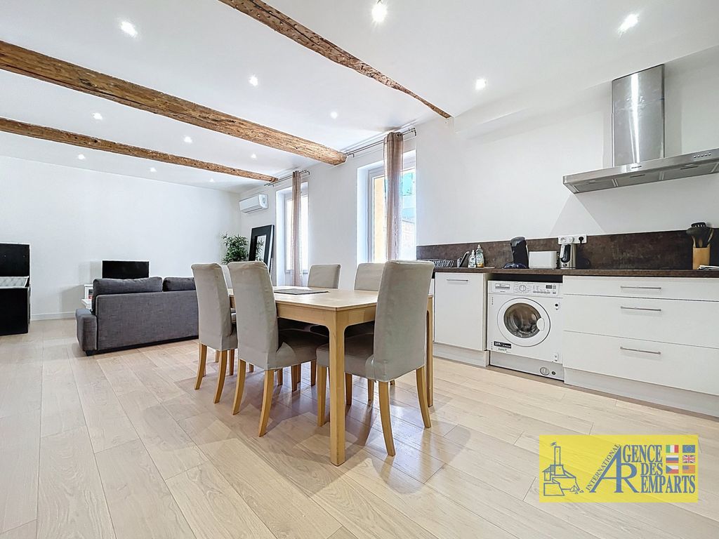 Property photo 1 of 15 Charm And Elegance In The Heart Of Old Antibes. 3-Room Apartment Of 63.84 m2
