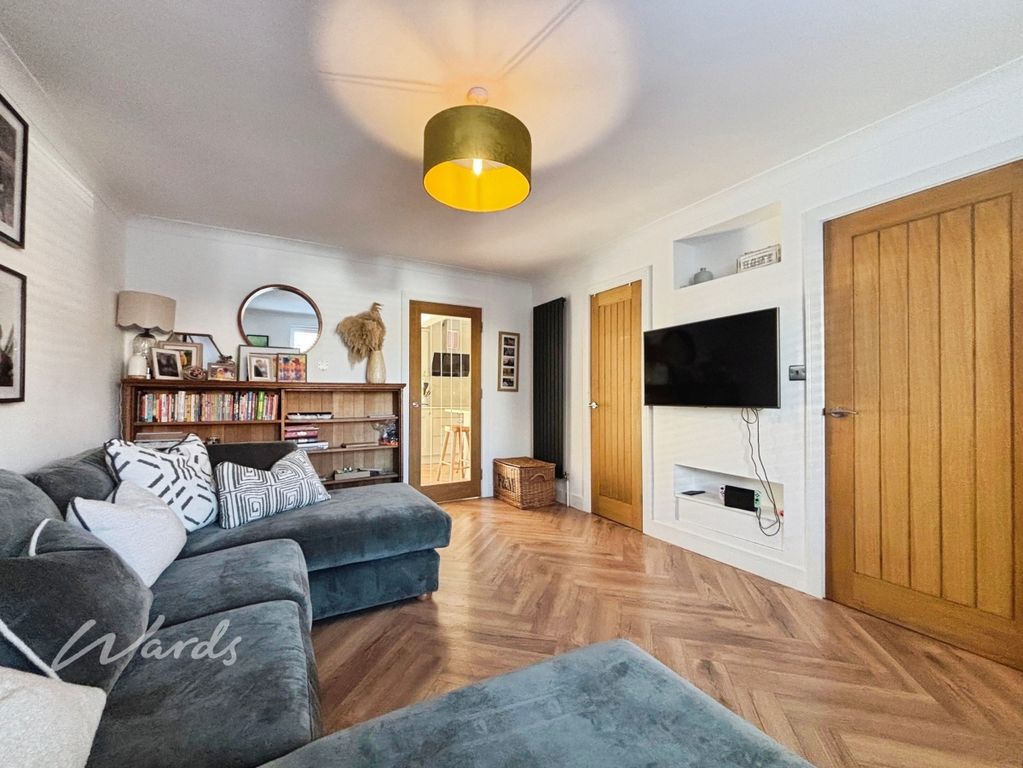 Property photo 2 of 18 Lounge