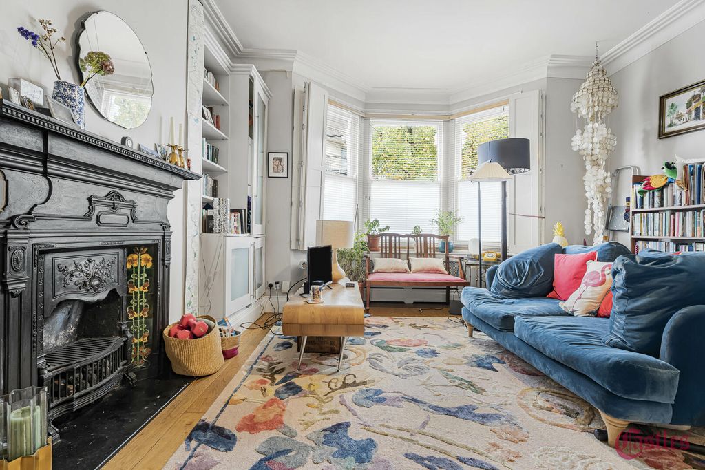 Property photo 2 of 14 Living Room