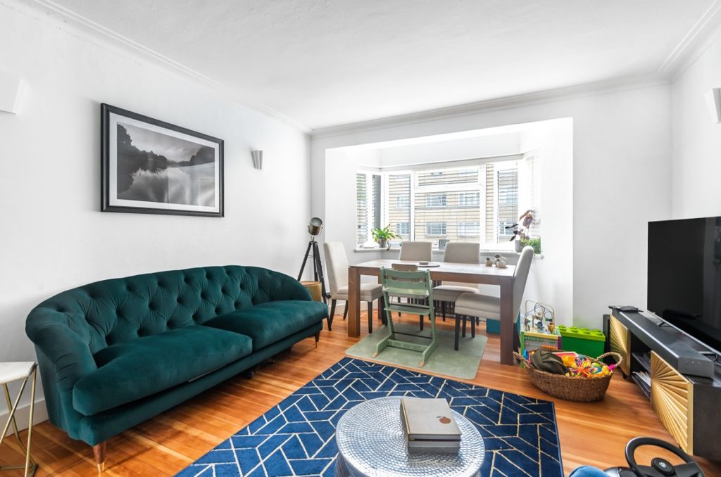 Property photo 2 of 18 874827 (2)