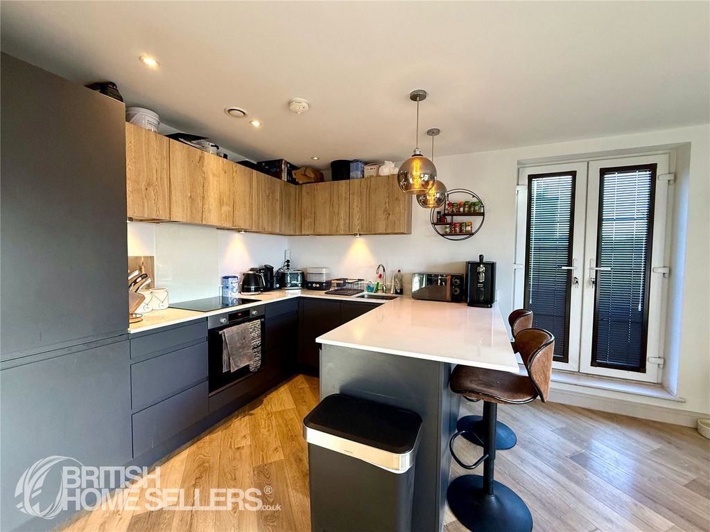 Property photo 3 of 21 Picture No. 06