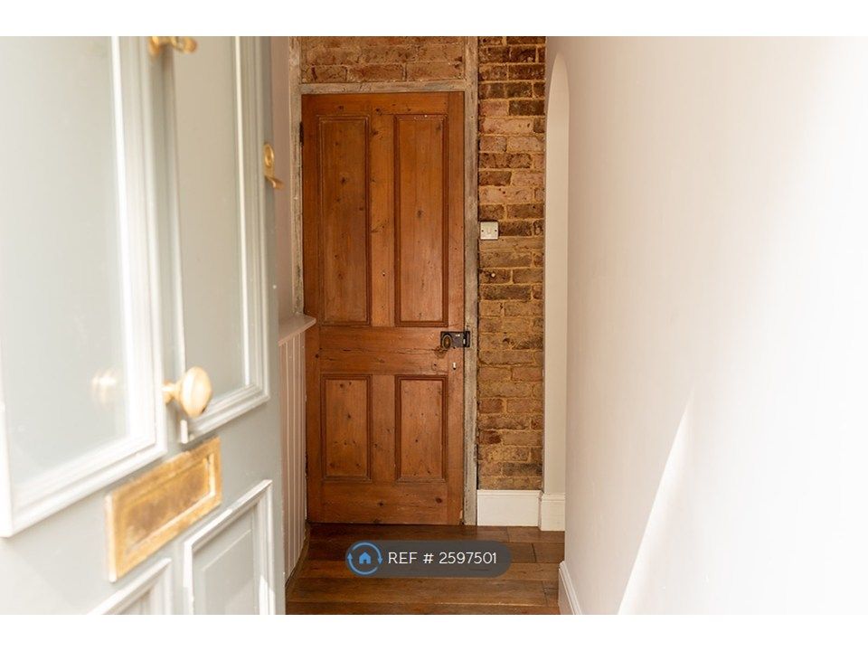 Property photo 2 of 25