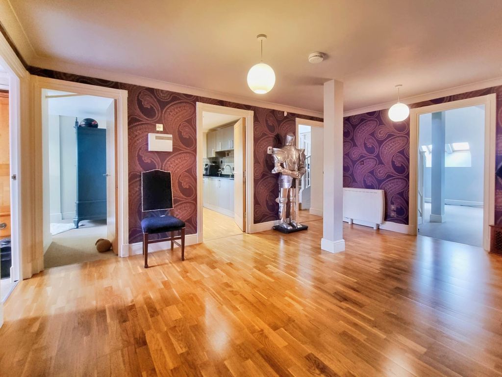 Property photo 2 of 29