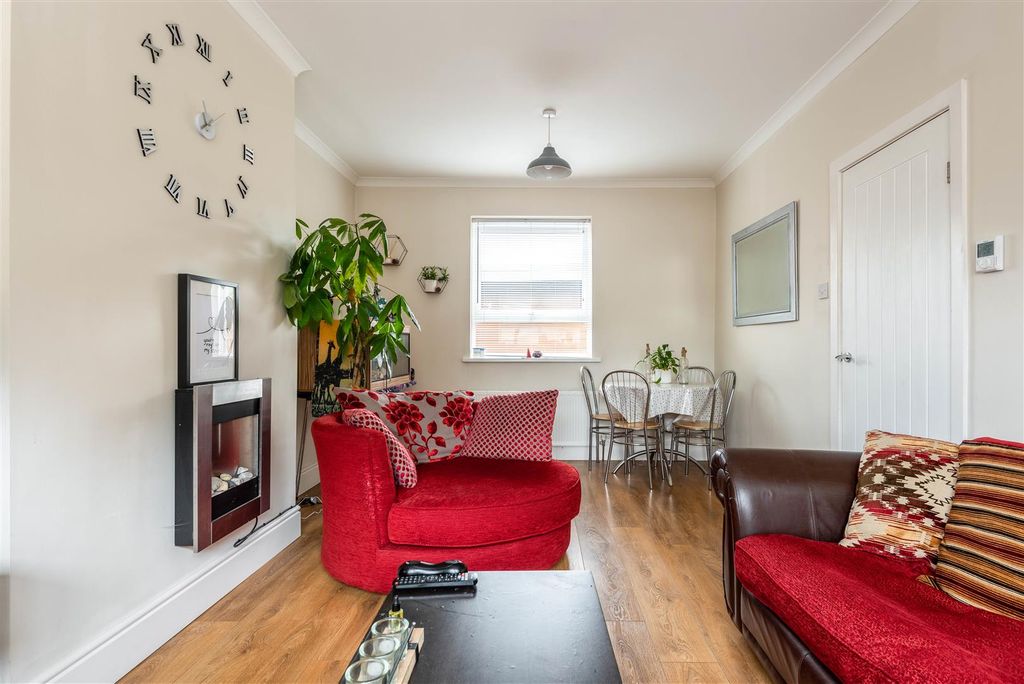 Property photo 2 of 9 83 Whites Lane-2.Jpg