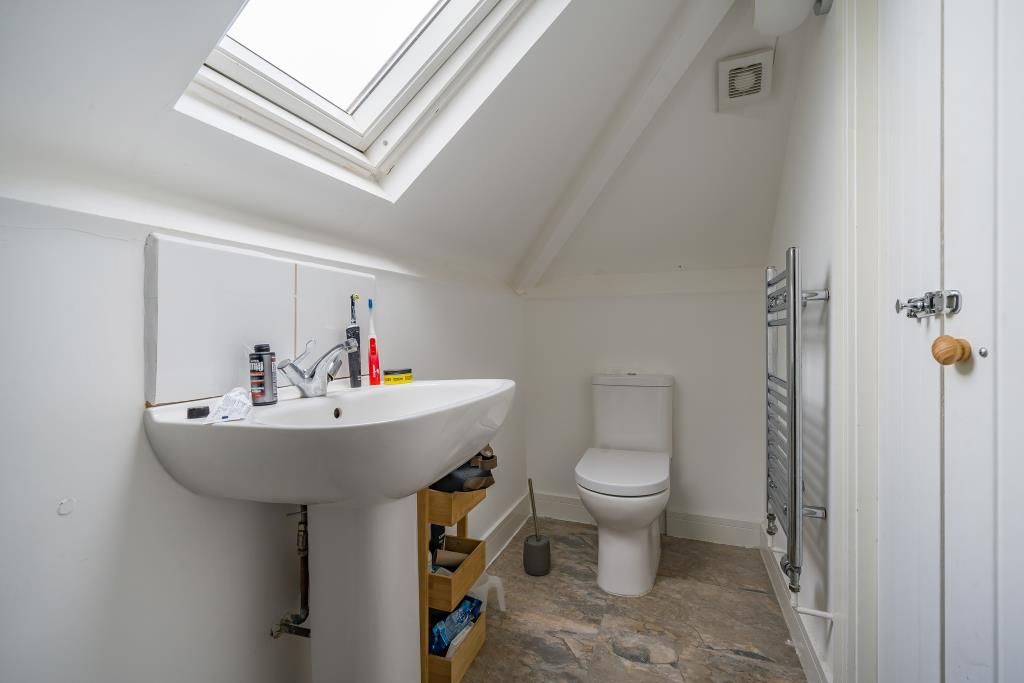 Property photo 3 of 21 Bathroom
