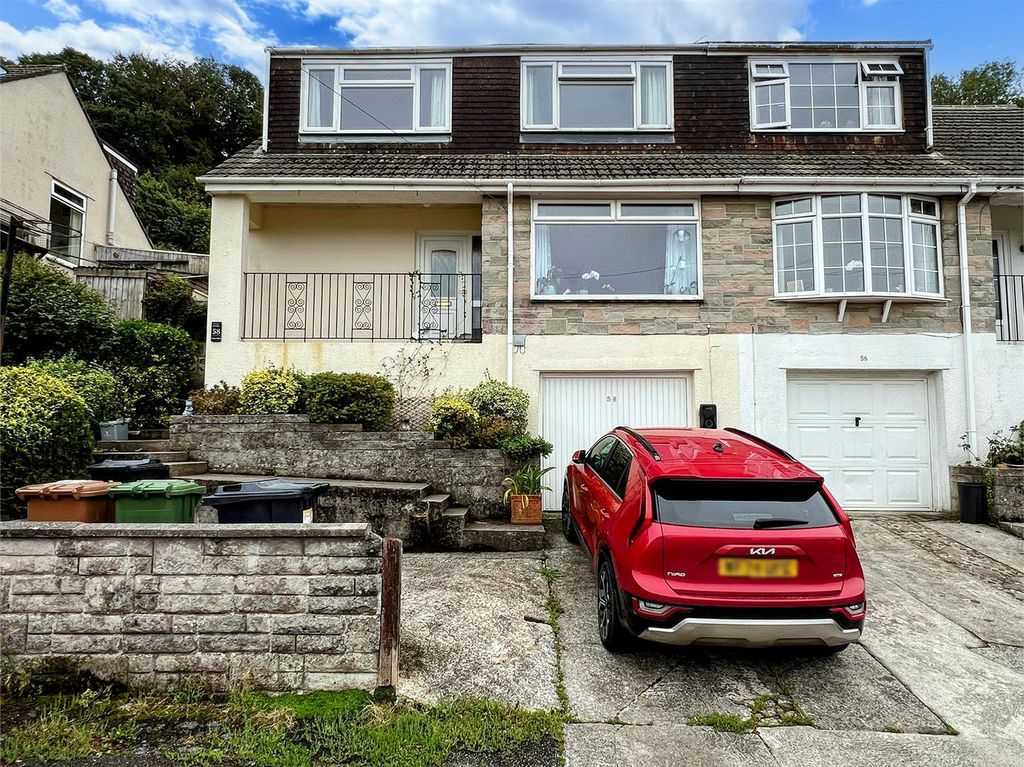 Property photo 1 of 28 Copse Road, Plympton, Plymouth Pl7 1Qa