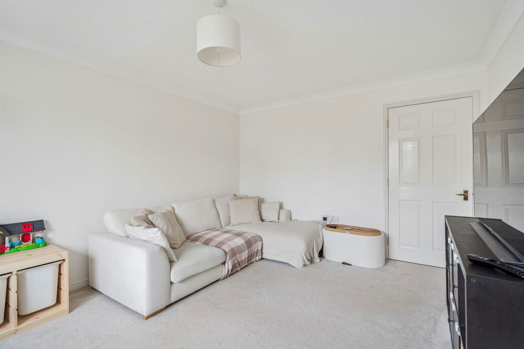 Property photo 3 of 12